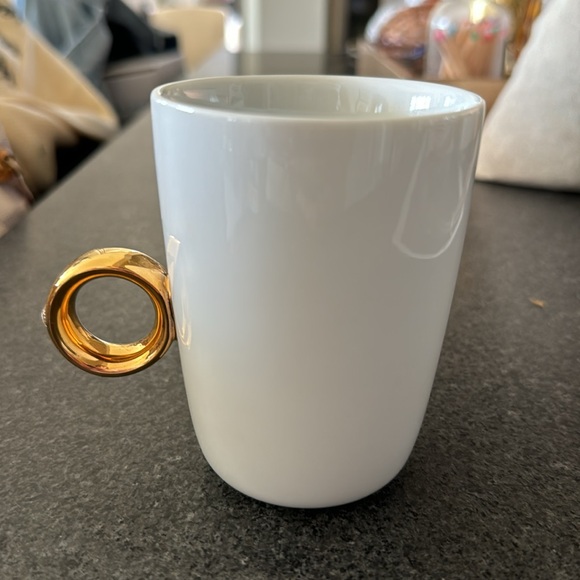 Fred and Friends “Engagement Ring” Coffee Cup - Picture 5 of 10